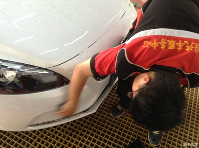 東營(yíng)汽車(chē)裝飾美容--沃爾沃V40漆面鍍晶--美佳汽車(chē)服務(wù)中心